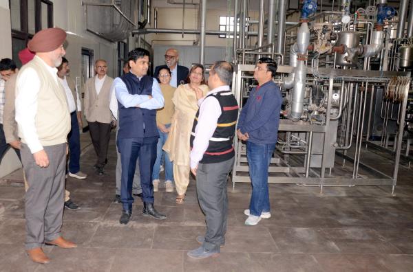 Sh. Sandeep N Mahatme, PS to the Minister of Fisheries, Animal Husbandry & Dairying, during a visit to the University Dairy Plant